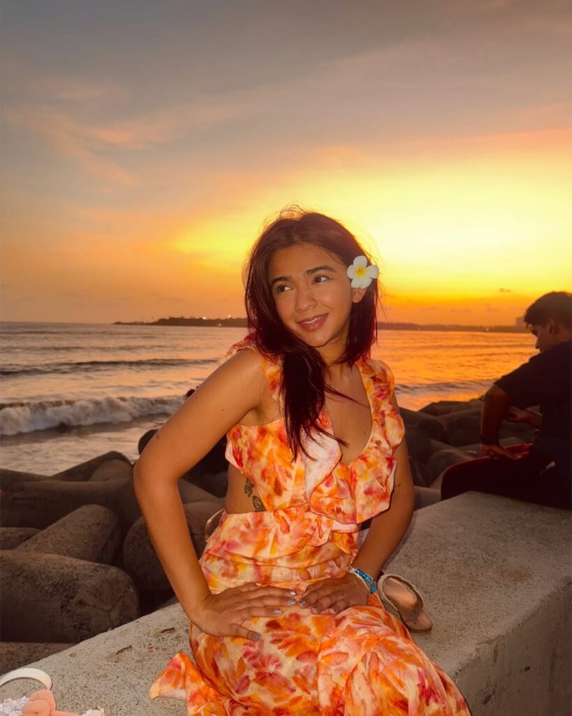 Apoorva fashion post