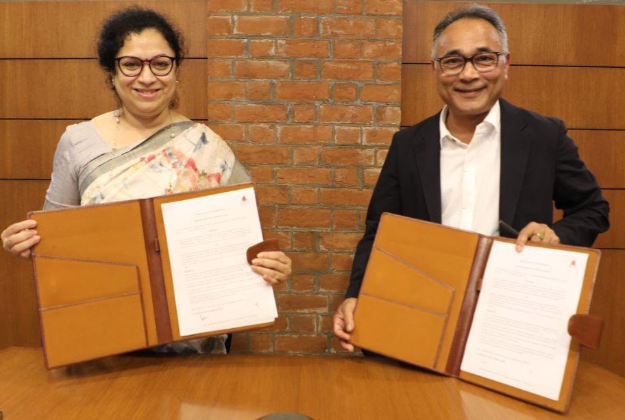 Jaya Deoras Deshmukh, MICA with Ramesh Krishnamurthy, Komerz